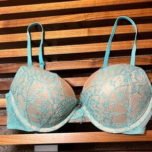 Victoria’s Secret Lace Push Up Bra 34C
